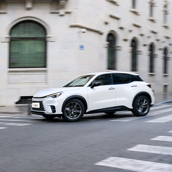 城市叢林：為何 SUV 是都市生活的完美選擇